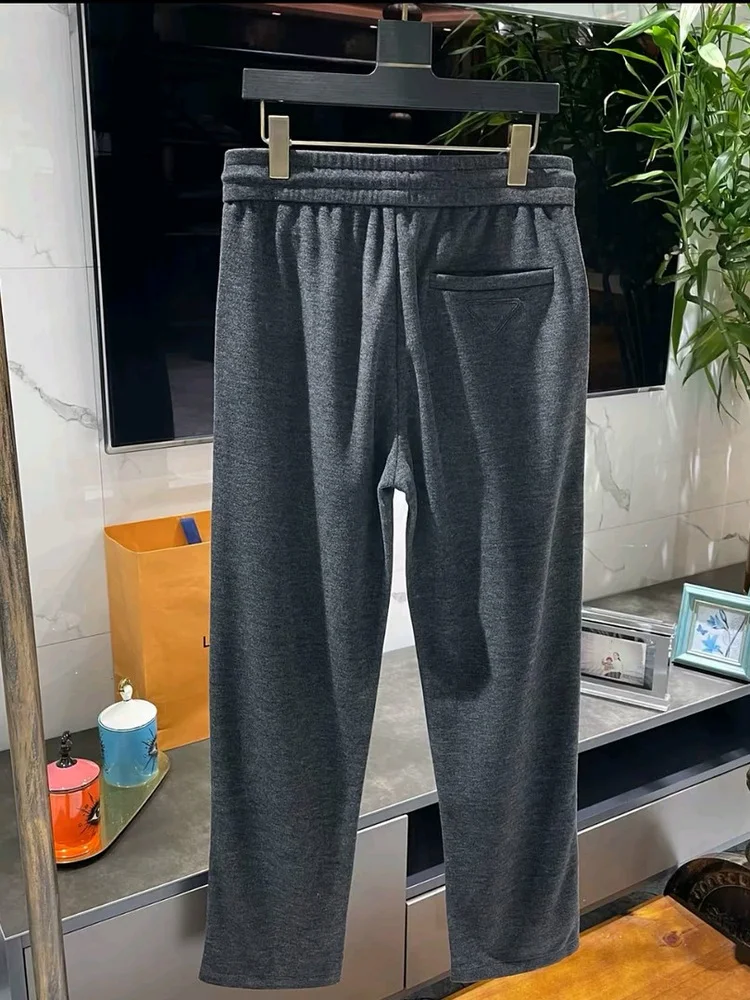 ey Wide Leg Straight Cut Spor Casual Pants Men Loose Luxury Long Trousers Triangular Label Autumn Winter High End Feel
ey Wide Leg Straight Cut Spor Casual Pants Men Loose Luxury Long Trousers Triangular Label Autumn Winter High End Feel