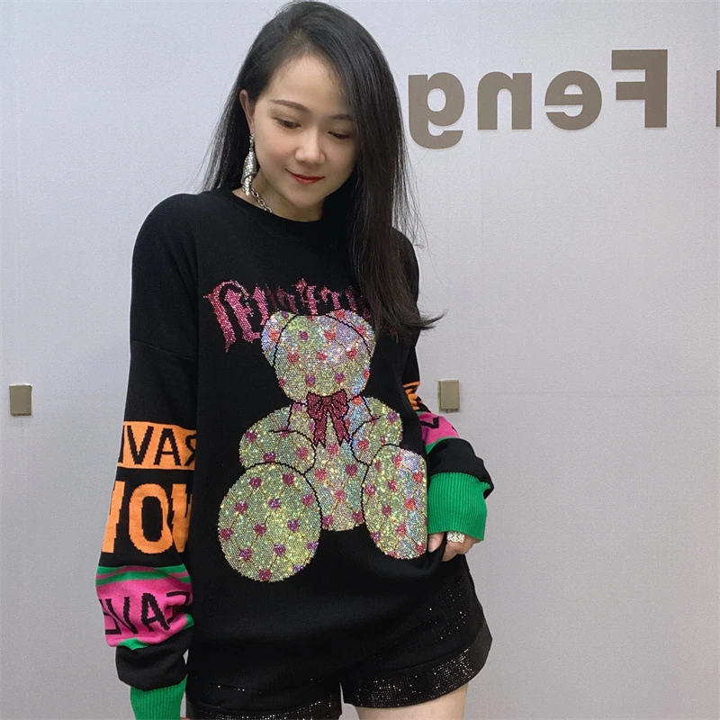 2024 New Spring Cute Bear Hot Drilling Knitted Sweatshirt for Women All-match Loose O-neck Pullover Top Long Sleeve Sweater
2024 New Spring Cute Bear Hot Drilling Knitted Sweatshirt for Women All-match Loose O-neck Pullover Top Long Sleeve Sweater