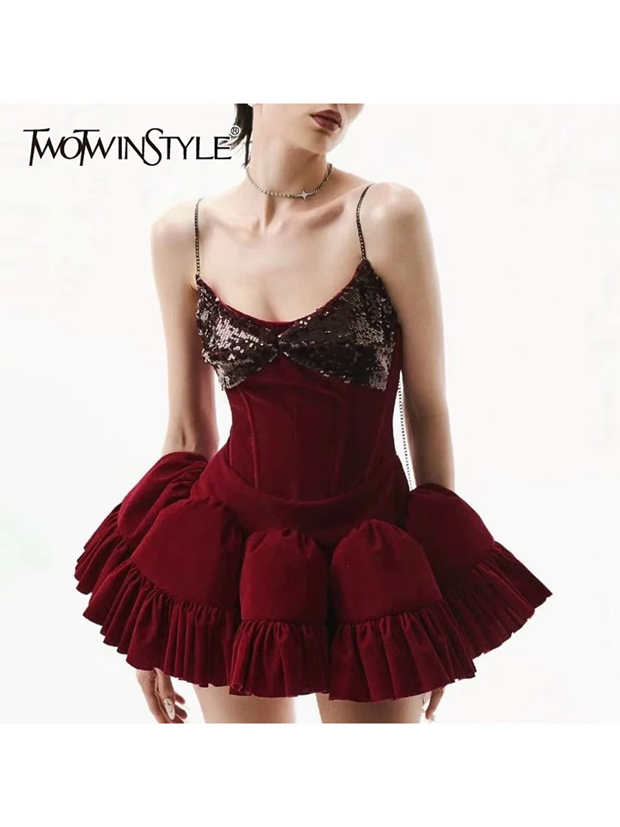 TWOTWINSTYLE Элегантные мини-платья для похудения с блестками для женщин, туника без рукавов с квадратным вырезом, лоскутное платье со складками, женское
TWOTWINSTYLE Элегантные мини-платья для похудения с блестками для женщин, туника без рукавов с квадратным вырезом, лоскутное платье со складками, женское