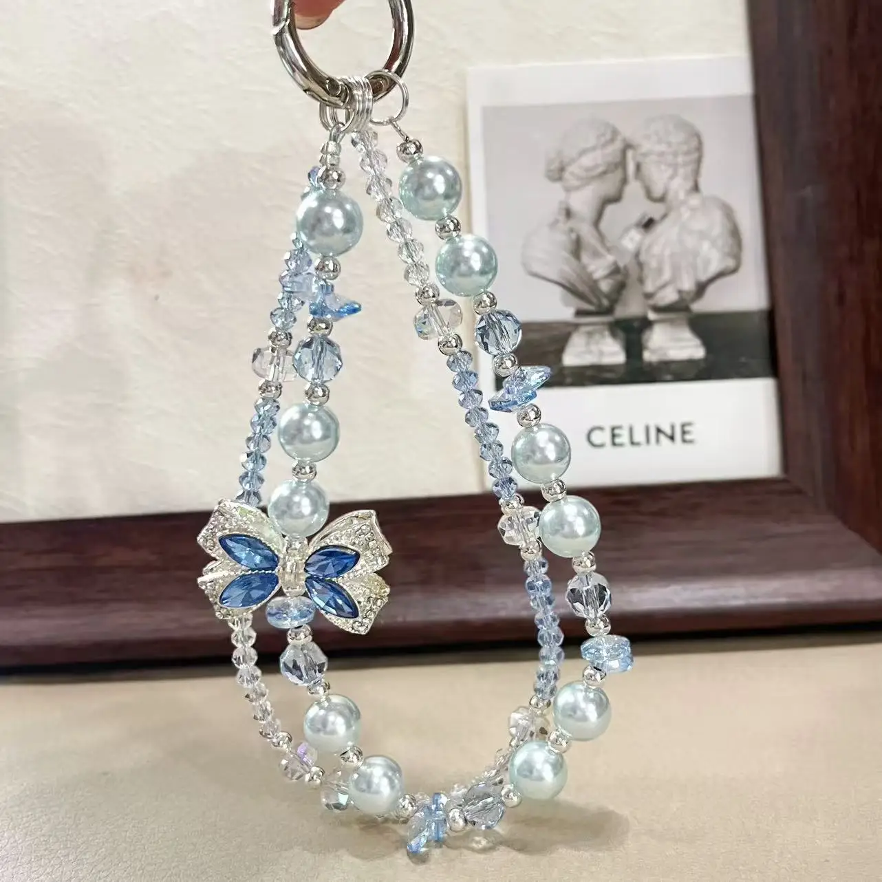 Luxury Blue Butterfly Pearl Beaded Phone Lanyard Shimmering Crystal Wrist Strap Aesthetic Double Layer Phone Charm for Girls
Luxury Blue Butterfly Pearl Beaded Phone Lanyard Shimmering Crystal Wrist Strap Aesthetic Double Layer Phone Charm for Girls