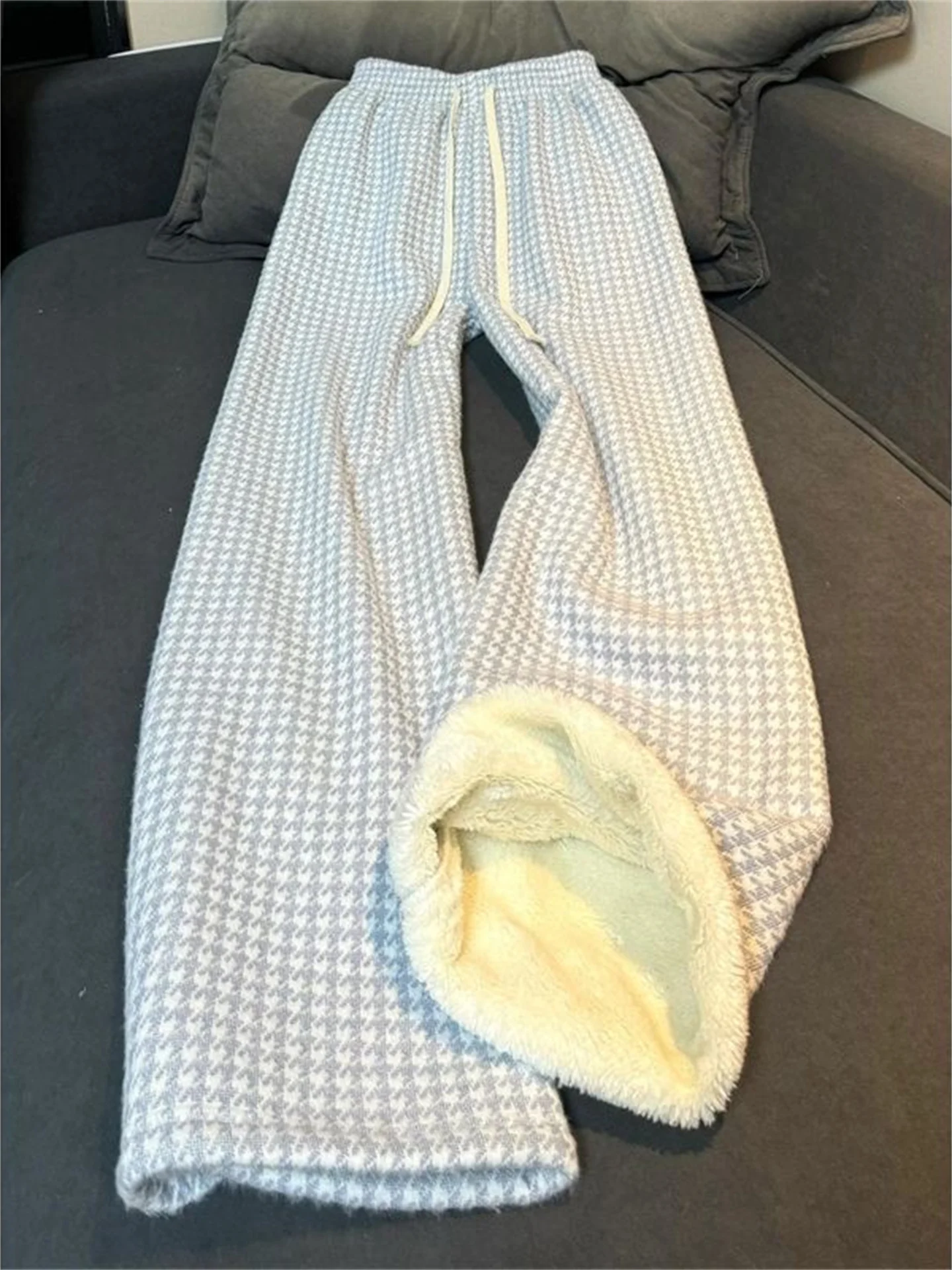 Корейские широкие брюки в клетку на подкладке, женские свободные удобные повседневные спортивные штаны, осенне-зимние, с высокой талией, прямого кроя
Корейские широкие брюки в клетку на подкладке, женские свободные удобные повседневные спортивные штаны, осенне-зимние, с высокой талией, прямого кроя