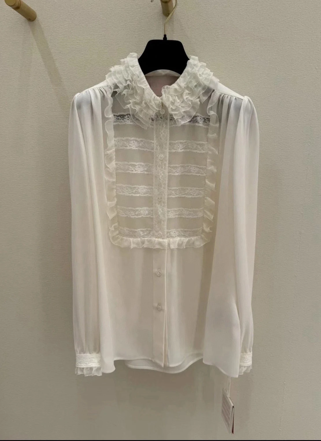 EVACANDIS Women New High Quality Long Puff Sleeve Turn-down Collar Lace Shirts Chic Elegant Vintage Luxury Solid Sweet Blouse
EVACANDIS Women New High Quality Long Puff Sleeve Turn-down Collar Lace Shirts Chic Elegant Vintage Luxury Solid Sweet Blouse