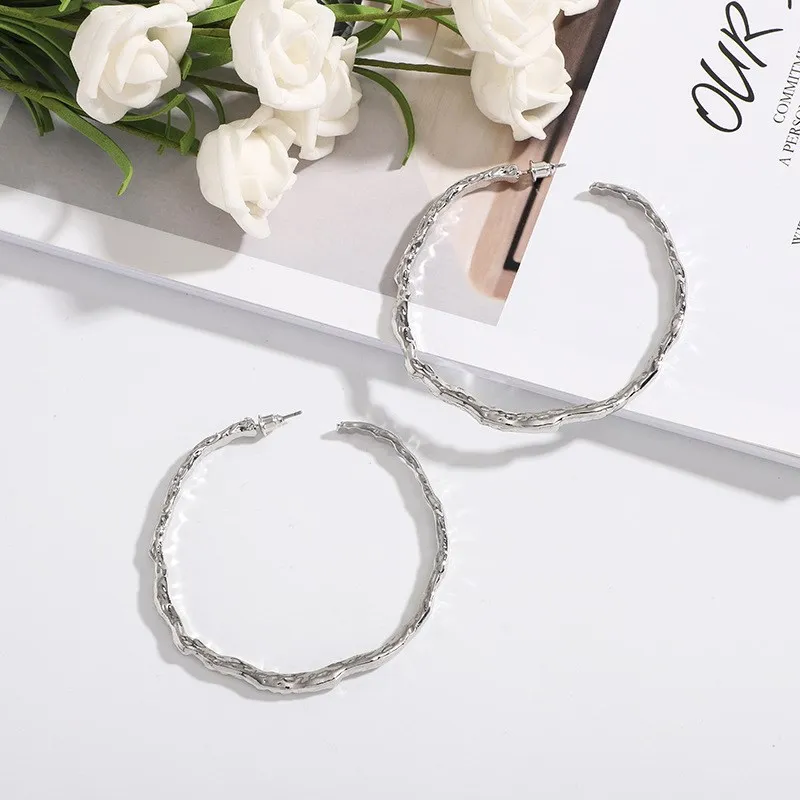Big Hoop Earrings for Women 2025 European And American Style Fashion Jewelry Ear Cuffs Non-Pierced Earring Women's Accessories
Big Hoop Earrings for Women 2025 European And American Style Fashion Jewelry Ear Cuffs Non-Pierced Earring Women's Accessories