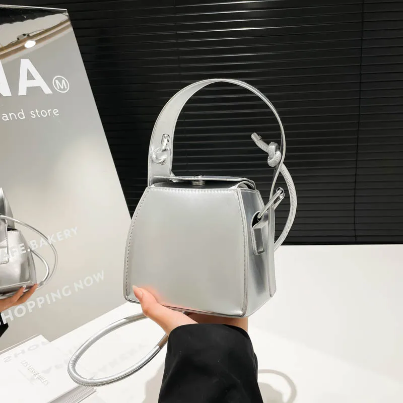 2025 new trendy and niche design women bucket handbag stylish and trendy women's shoulder crossbody bag
2025 new trendy and niche design women bucket handbag stylish and trendy women's shoulder crossbody bag