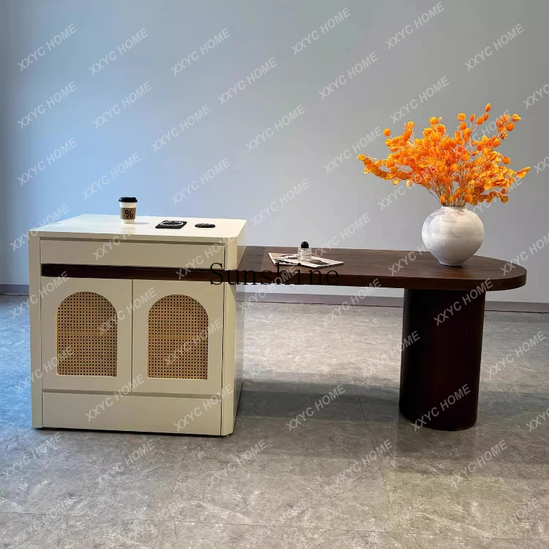 Clothing store Nakajima platform display table Solid wood long table ornament table
Clothing store Nakajima platform display table Solid wood long table ornament table