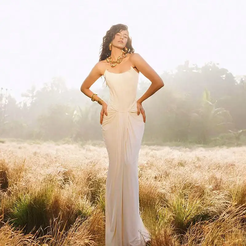 Luxury celebrity style banquet, vacation, nightclub evening gown, solid color strapless and backless high-end dress
Luxury celebrity style banquet, vacation, nightclub evening gown, solid color strapless and backless high-end dress