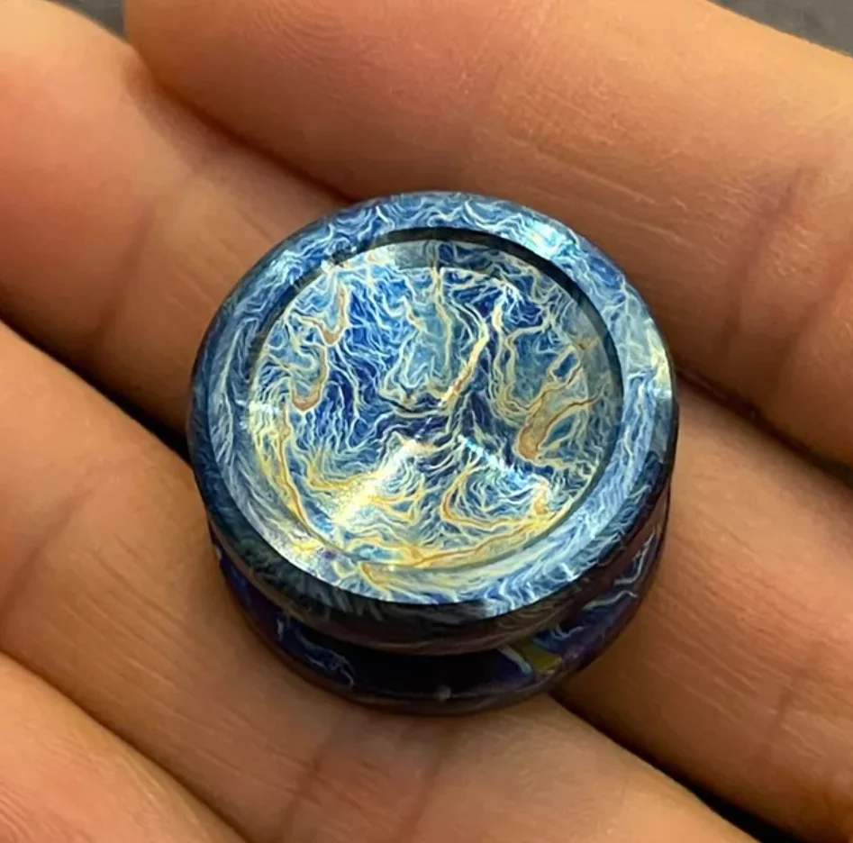 Used EDC Storm Titanium 5S Titanium button 24.5 * 15mm spinner Fingertip gyroscope Decompression toys
Used EDC Storm Titanium 5S Titanium button 24.5 * 15mm spinner Fingertip gyroscope Decompression toys