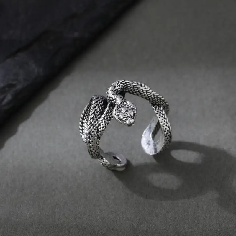 Chiba Art Retro European and American New Python Ring Dark Punk Style 3D Snake Ring Opening Ring
Chiba Art Retro European and American New Python Ring Dark Punk Style 3D Snake Ring Opening Ring