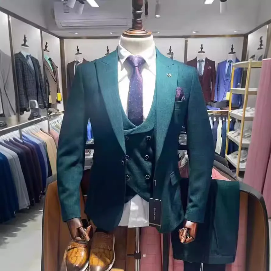 Slim Fit Formal Men Suits for Wedding Prom 3 Pieces Peak Lapel Groom Tuxedo 2025 Male Fashion Jacket with Pants Vest
Slim Fit Formal Men Suits for Wedding Prom 3 Pieces Peak Lapel Groom Tuxedo 2025 Male Fashion Jacket with Pants Vest