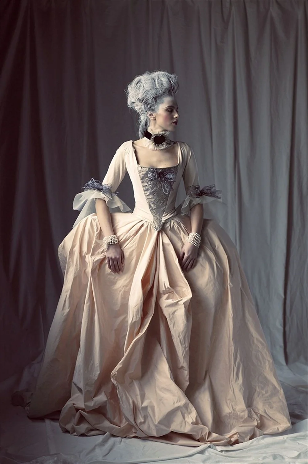 18th Century Costume Women Victorian Royal Queen French Court Marie Antoinette Costume Dress Versailles Costume Ball Gown
18th Century Costume Women Victorian Royal Queen French Court Marie Antoinette Costume Dress Versailles Costume Ball Gown