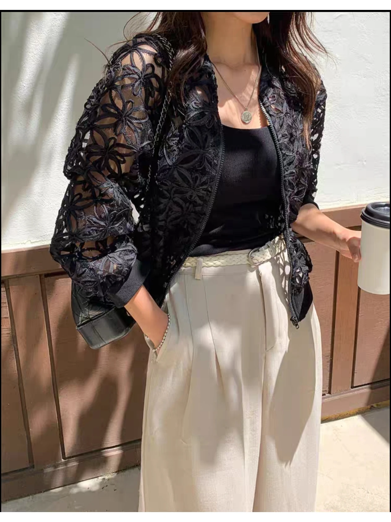 Fashionable Short Lace Hookwork Heavy Embroidery Thin Design Women's Baseball Style Jacket Zipper Closure Long Sleeve Outerwear
Fashionable Short Lace Hookwork Heavy Embroidery Thin Design Women's Baseball Style Jacket Zipper Closure Long Sleeve Outerwear