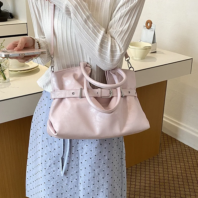 Sweet and cool locomotive bag women's summer 2026 new trendy fashion tote bag high-end large-capacity handbag
Sweet and cool locomotive bag women's summer 2026 new trendy fashion tote bag high-end large-capacity handbag