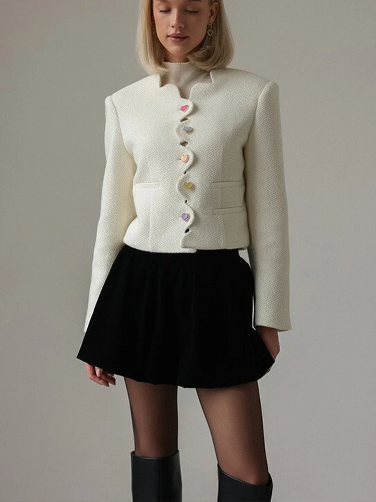 European and American style new women's fashion versatile colorful heart-shaped button-decorated long-sleeved short jacket
European and American style new women's fashion versatile colorful heart-shaped button-decorated long-sleeved short jacket