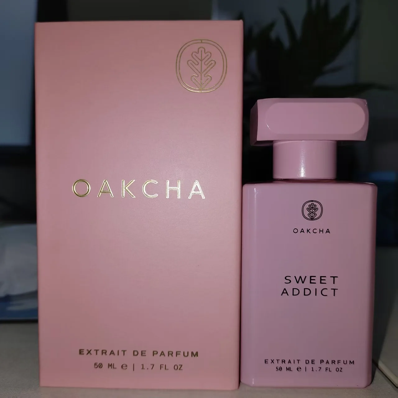 OAKCHA neutral perfume, pink sweet fragrance Bergamot, Jasmine, Vanilla, Yuchuang, Wood, 50ml
OAKCHA neutral perfume, pink sweet fragrance Bergamot, Jasmine, Vanilla, Yuchuang, Wood, 50ml
