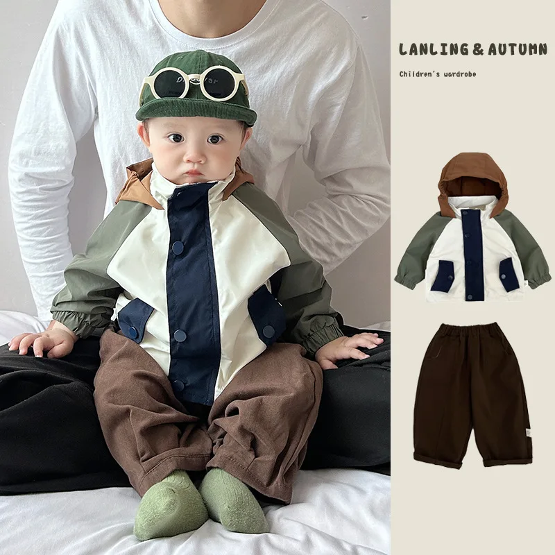 Верхняя одежда для мальчиков, весна и осень 2024, новая куртка-пулемет, красивая повседневная куртка для маленьких мальчиков, модная
Верхняя одежда для мальчиков, весна и осень 2024, новая куртка-пулемет, красивая повседневная куртка для маленьких мальчиков, модная