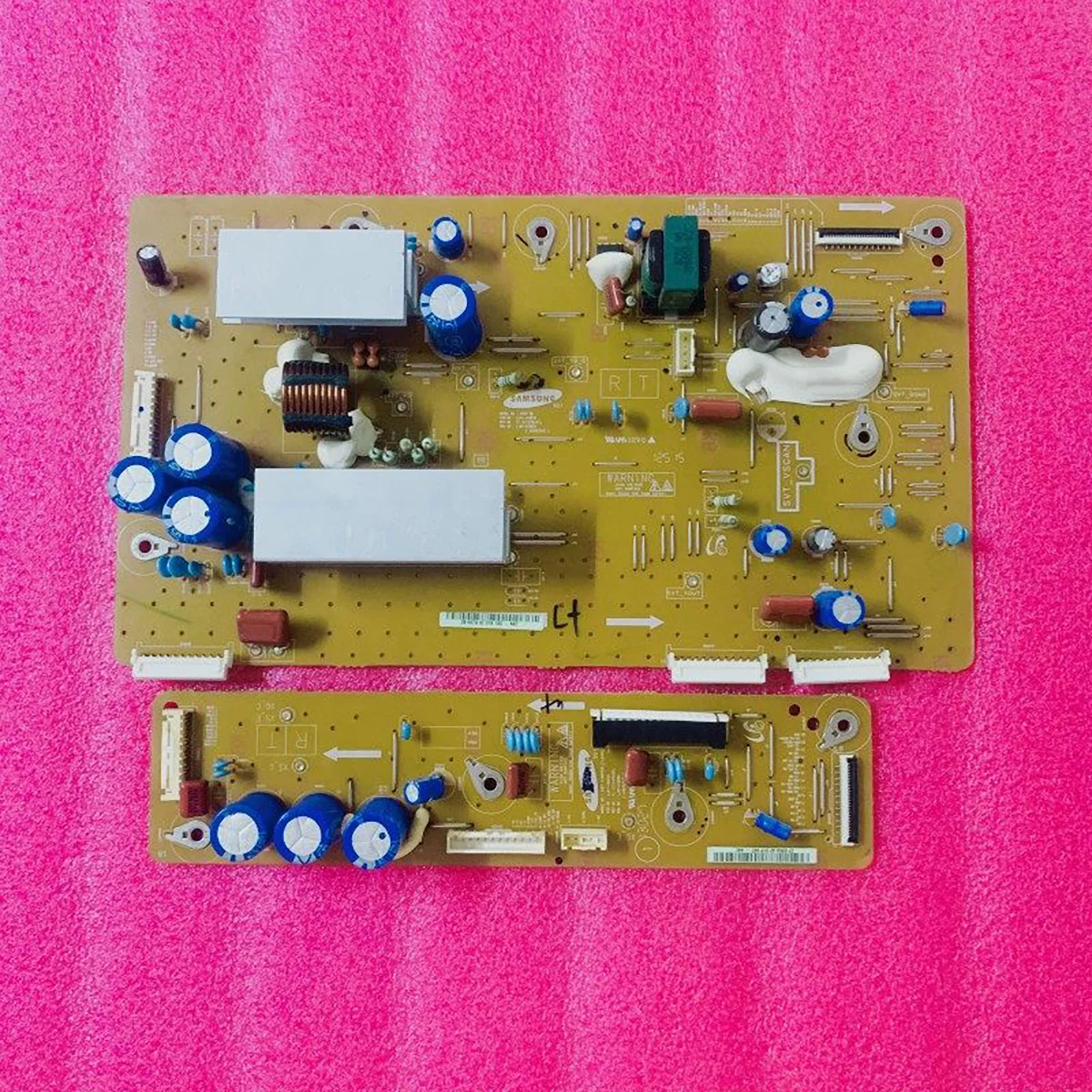 Оригинальные платы Y-типа LJ41-10281A LJ92-01897A и платы Z-типа LJ41-10283A LJ92-01898A для моделей PL43E400 PS43E400U1R
Оригинальные платы Y-типа LJ41-10281A LJ92-01897A и платы Z-типа LJ41-10283A LJ92-01898A для моделей PL43E400 PS43E400U1R