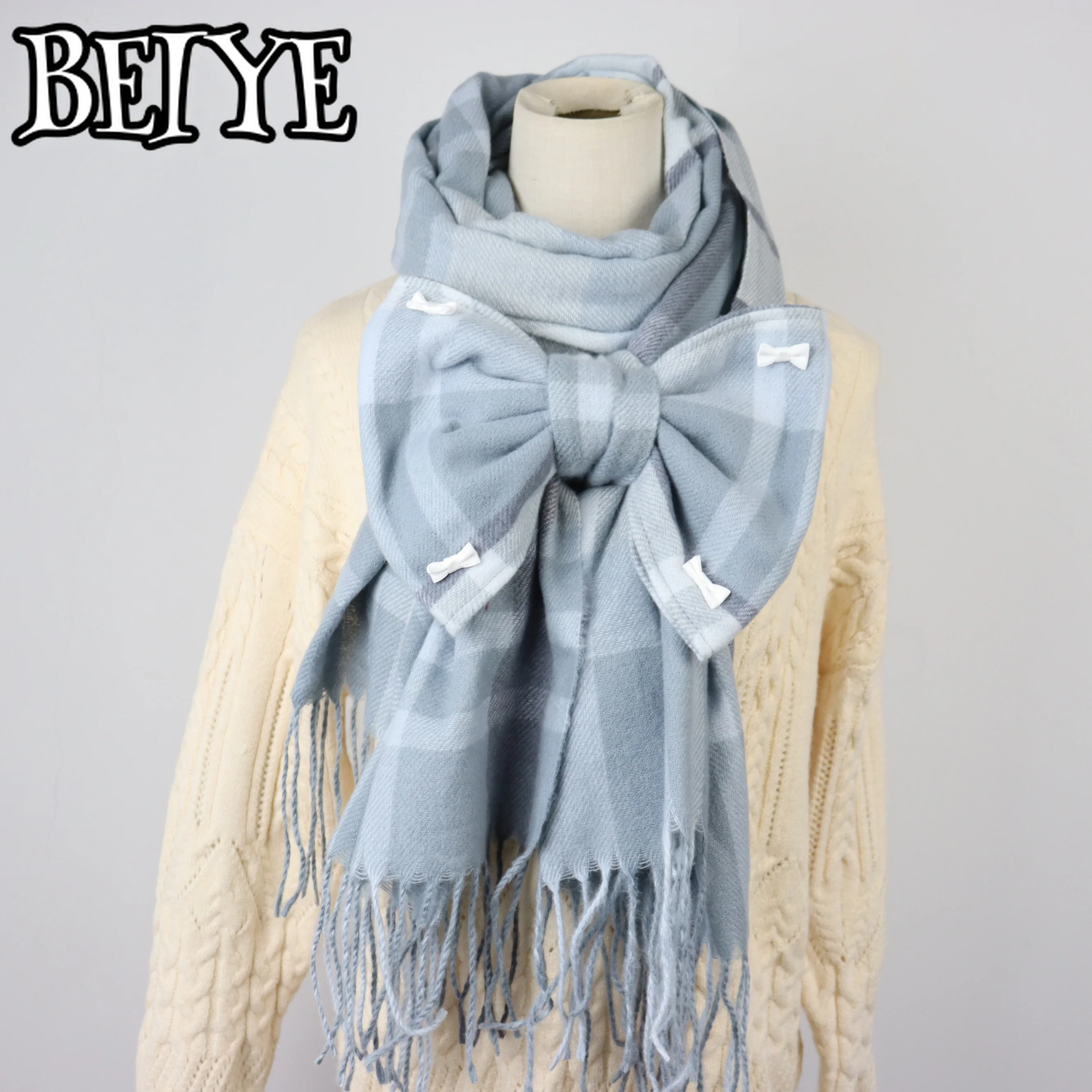 Шарф японской Лолита для девочек, шарф Liz, новый милый клетчатый кружевной шарф с бантом, мягкие теплые женские зимние роскошные дизайнерские шарфы
Шарф японской Лолита для девочек, шарф Liz, новый милый клетчатый кружевной шарф с бантом, мягкие теплые женские зимние роскошные дизайнерские шарфы