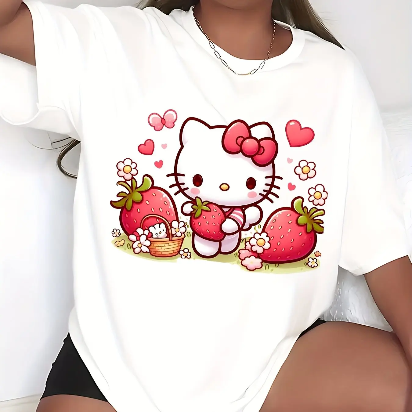 Sanrio Hello Kitty Strawberry Pattern T-shirt - Soft and Casual, White with Red Strawberry and Pink Heart Design, Daily Fashion
Sanrio Hello Kitty Strawberry Pattern T-shirt - Soft and Casual, White with Red Strawberry and Pink Heart Design, Daily Fashion