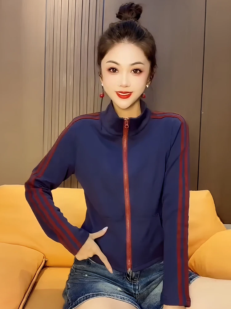 Уникальная женская куртка-блейзер осенняя, модная, повседневная, приталенная, с длинным рукавом, на молнии, с воротником-стойкой, для повседневной носки
Уникальная женская куртка-блейзер осенняя, модная, повседневная, приталенная, с длинным рукавом, на молнии, с воротником-стойкой, для повседневной носки