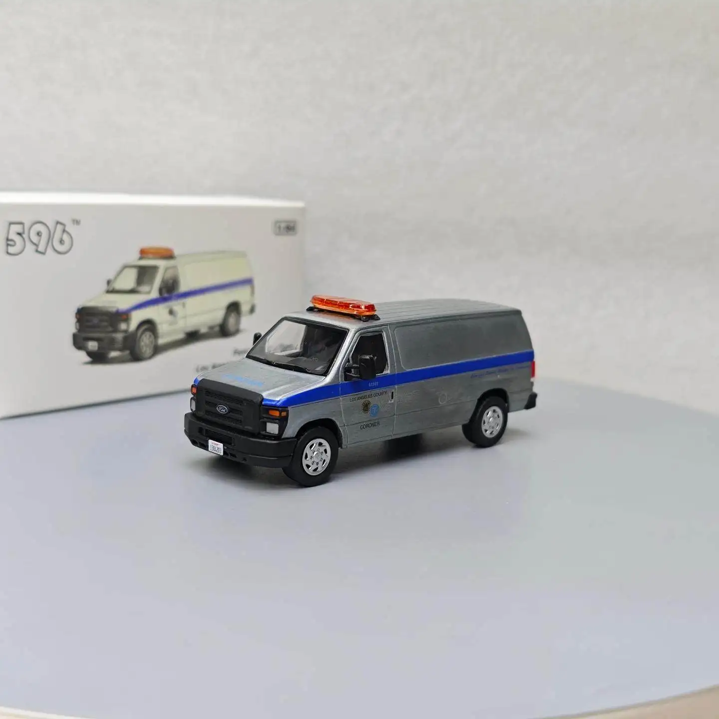 596 1:64 E-Series Vans-Los Angeles County Coroner, мини-модель автомобиля, имитация сплава, модель игрушки, коллекция хобби, подарок
596 1:64 E-Series Vans-Los Angeles County Coroner, мини-модель автомобиля, имитация сплава, модель игрушки, коллекция хобби, подарок