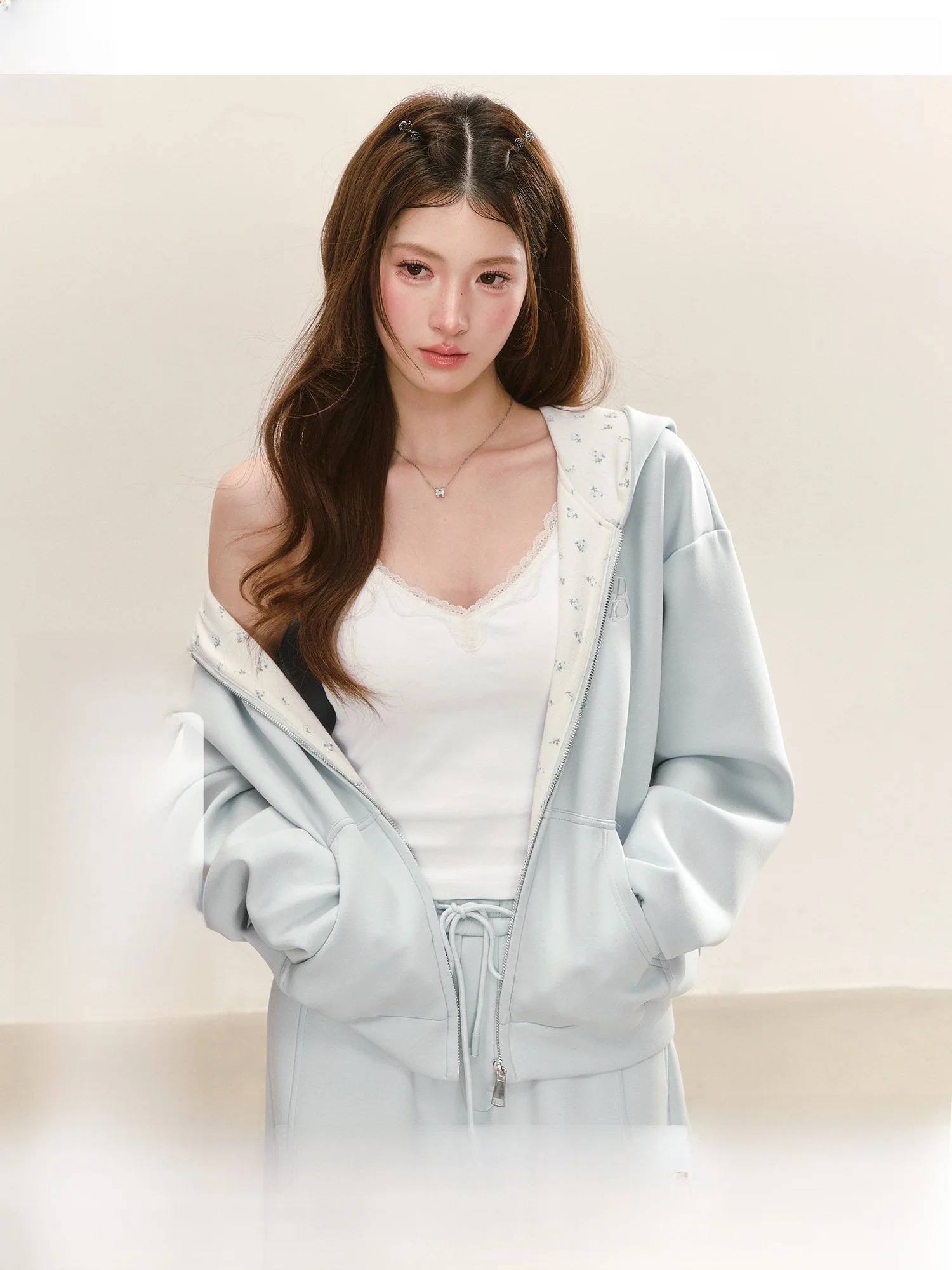 QDQD Casual Loose Fit Hoodie Set Spring New Style Drapey Wide Leg Pants Floral Print Zipper Closure Two-Piece Women's Sweatshirt
QDQD Casual Loose Fit Hoodie Set Spring New Style Drapey Wide Leg Pants Floral Print Zipper Closure Two-Piece Women's Sweatshirt