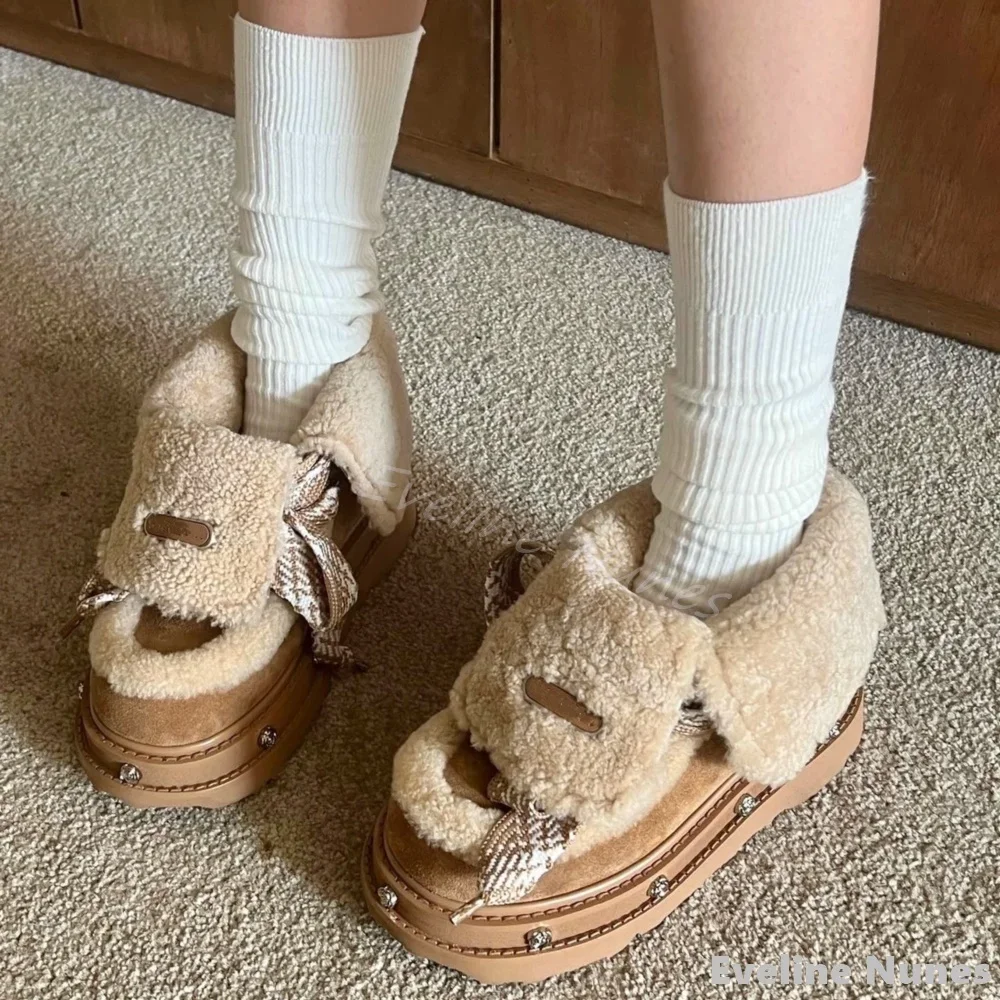 Retro Turned-over Edge Plush Fur Snow Boots Women Shiny Rhinestone Round Toe Platform Lace Up Mixed Colors Winter Warm Boots
Retro Turned-over Edge Plush Fur Snow Boots Women Shiny Rhinestone Round Toe Platform Lace Up Mixed Colors Winter Warm Boots