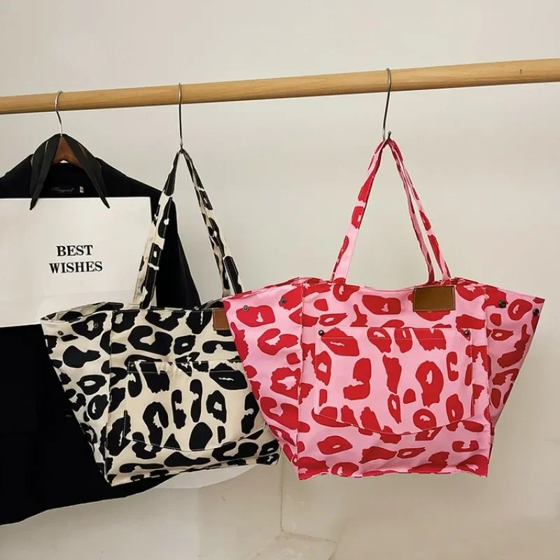 Unique Luxury Crossbody Bag For Women Stylish Leather Shoulder Bag Minimalist Vintage Handbag For Use As A Versatile Diaper Bag
Unique Luxury Crossbody Bag For Women Stylish Leather Shoulder Bag Minimalist Vintage Handbag For Use As A Versatile Diaper Bag