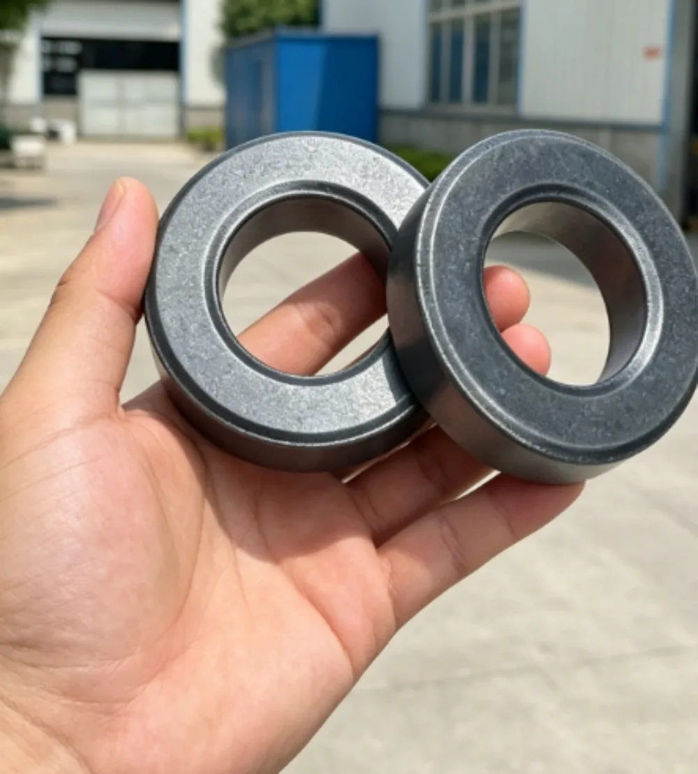 1/2/5Pcs FT82-43 American RF Ferrite Magnetic Ring FT-82-43 Size 21*13.2*6.35mm Magnetic Permeability 850
1/2/5Pcs FT82-43 American RF Ferrite Magnetic Ring FT-82-43 Size 21*13.2*6.35mm Magnetic Permeability 850
