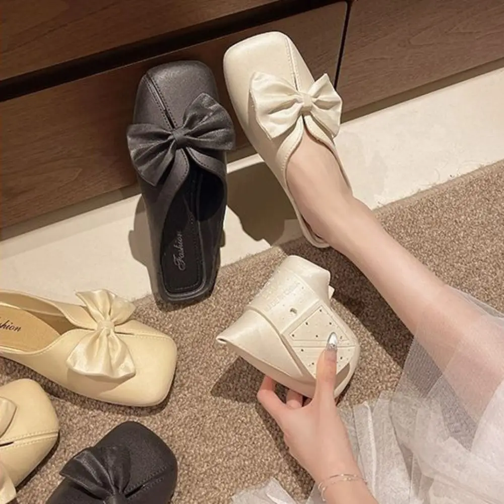 Anti Slip Bowknot Leather Slippers Soft Sole PVC Sweet Slides Sandals Shoes Korean Style Low-heel Flats Women Ladies Girl
Anti Slip Bowknot Leather Slippers Soft Sole PVC Sweet Slides Sandals Shoes Korean Style Low-heel Flats Women Ladies Girl