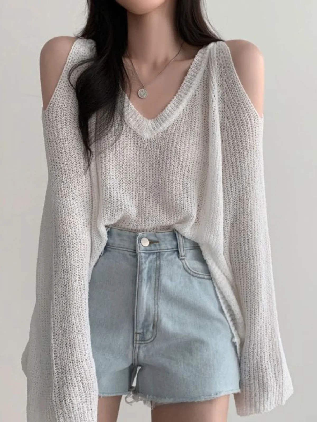 plus Size Knitted Hollow out Thin V-Neck Top Women's Summer Outerwear Sun Protection Sleeveless Slimming Shoulder Baring Shirt
plus Size Knitted Hollow out Thin V-Neck Top Women's Summer Outerwear Sun Protection Sleeveless Slimming Shoulder Baring Shirt