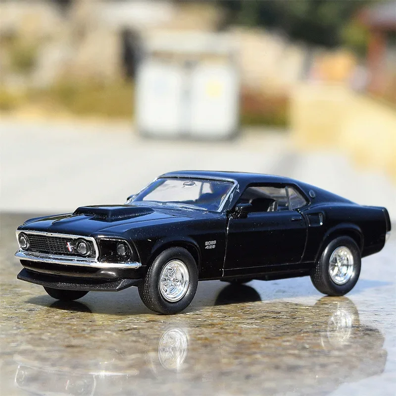 WELLY 1:36 Ford 1969 Mustang Boss 439, классическая модель спортивного автомобиля из сплава, литая под давлением металлическая модель гоночного автомобиля, имитация автомобиля, подарок для детей
WELLY 1:36 Ford 1969 Mustang Boss 439, классическая модель спортивного автомобиля из сплава, литая под давлением металлическая модель гоночного автомобиля, имитация автомобиля, подарок для детей