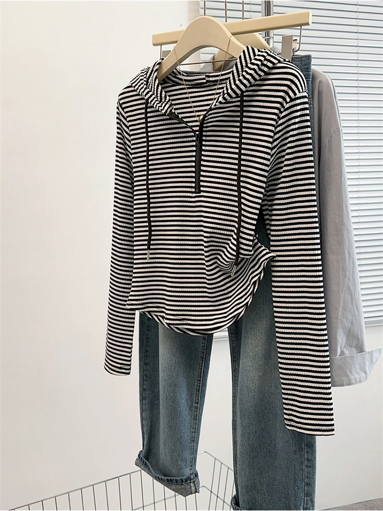 Women Black Striped Sweatshirt Vintage 90s Aesthetic 2000s Sweatshirt Harajuku Korean Y2k Hoodies Top Trashy Clothes Autumn 2024
Women Black Striped Sweatshirt Vintage 90s Aesthetic 2000s Sweatshirt Harajuku Korean Y2k Hoodies Top Trashy Clothes Autumn 2024