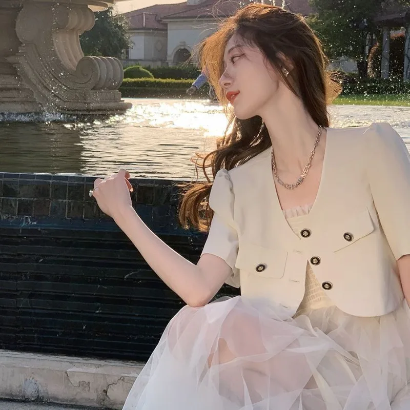 Women Summer Simplicity Office Lady Slim Solid Color Short Sleeve Suit Coat Ladies Fashion Temperament All-match Casual Tops
Women Summer Simplicity Office Lady Slim Solid Color Short Sleeve Suit Coat Ladies Fashion Temperament All-match Casual Tops