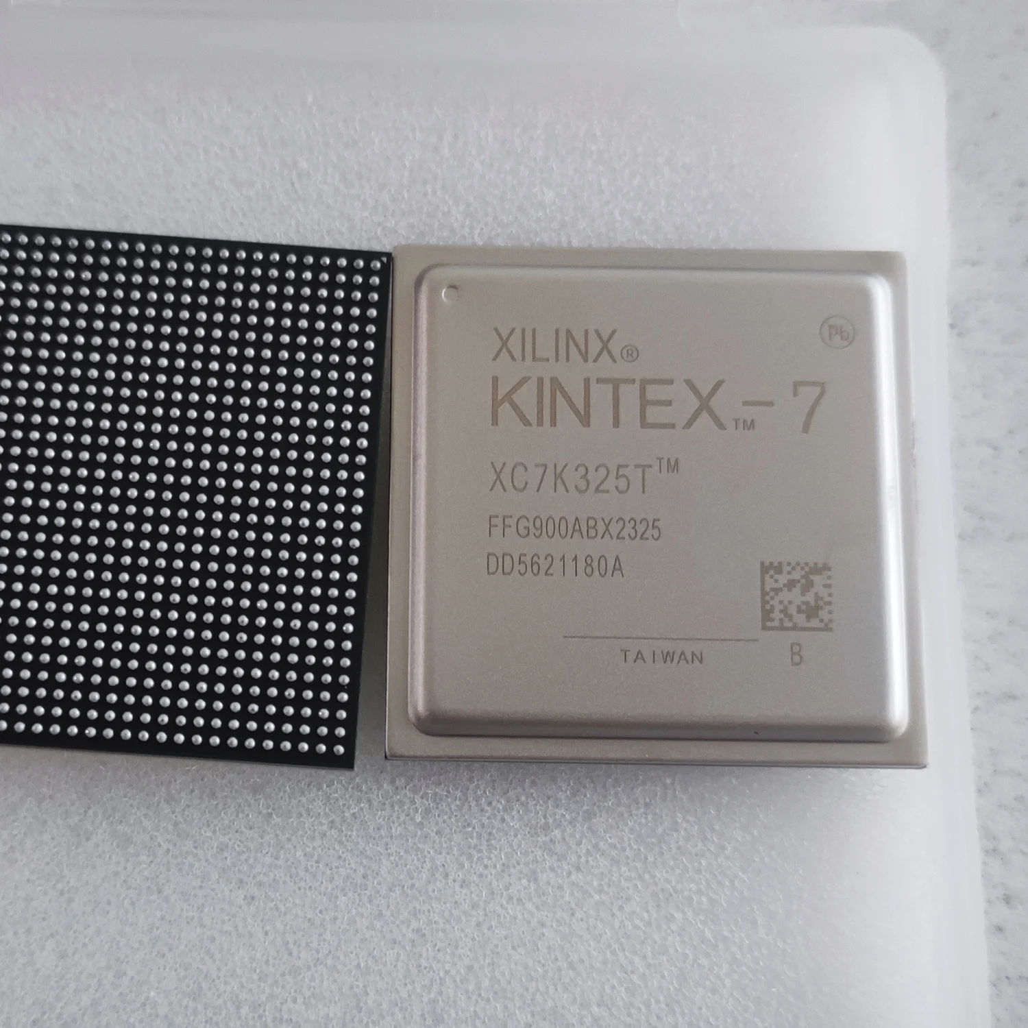 1~10 шт./лот XC7K325T-2FFG900I/C XC7K325T-1FFG900I/C BGA900 100% новый оригинал.
1~10 шт./лот XC7K325T-2FFG900I/C XC7K325T-1FFG900I/C BGA900 100% новый оригинал.