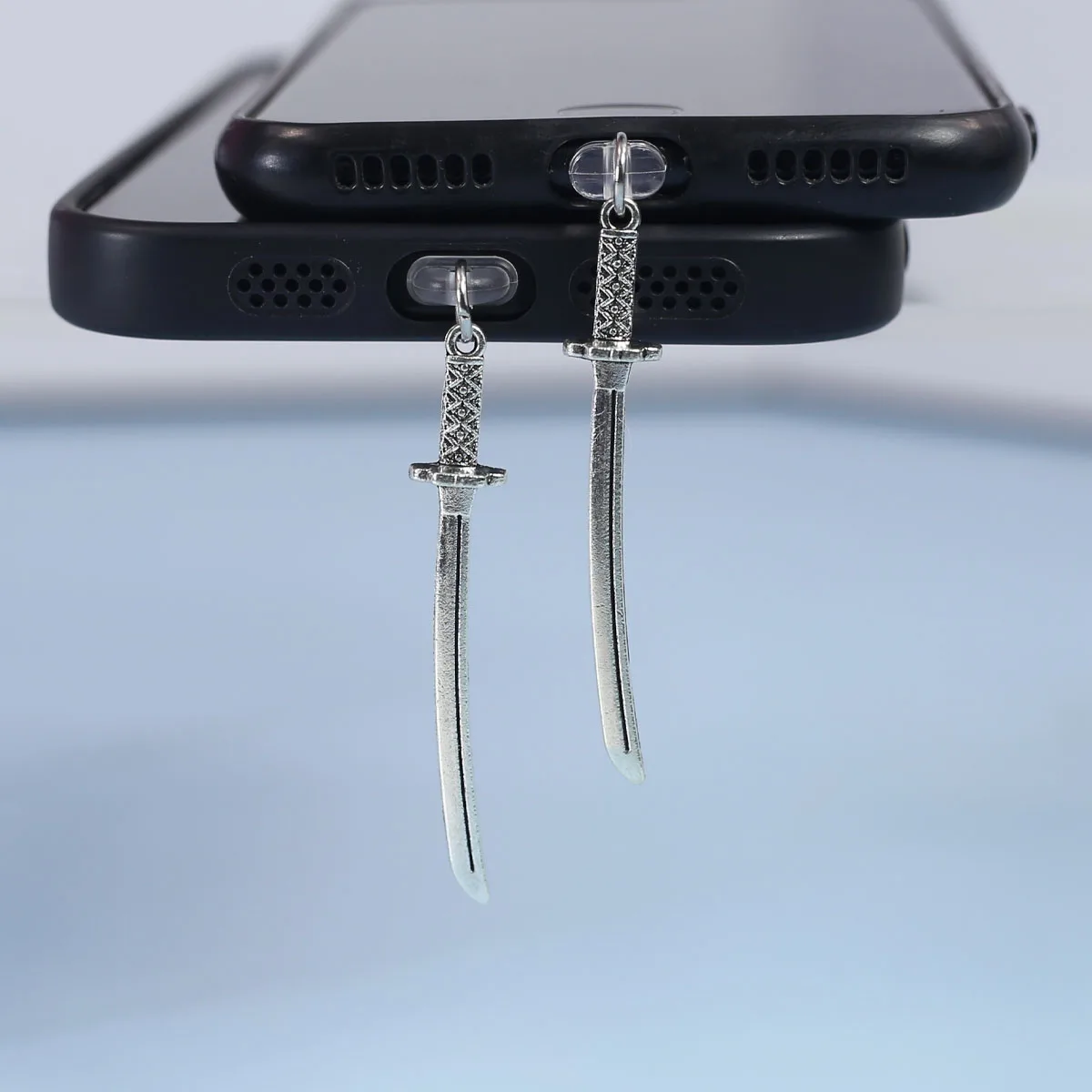 A Samurai Sword Sword Mobile Phone Dust Plug Pendant Mobile Phone Accessory Decoration For IPhone For Samsung Type-C Port
A Samurai Sword Sword Mobile Phone Dust Plug Pendant Mobile Phone Accessory Decoration For IPhone For Samsung Type-C Port