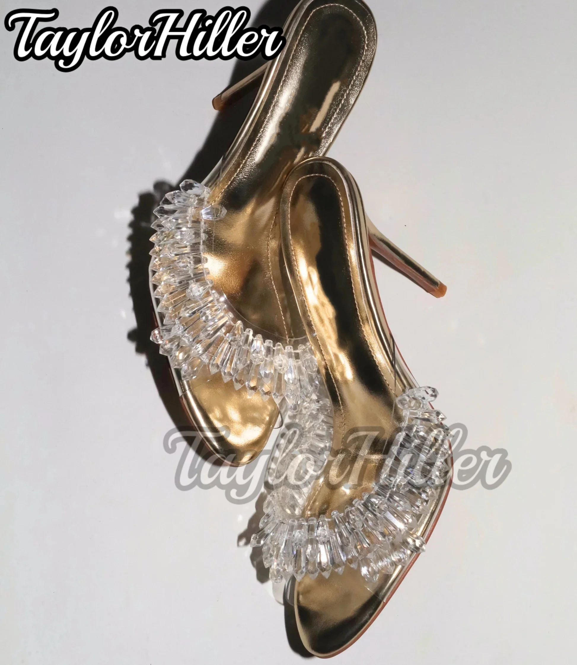 New Glittering Diomond Decor Mule Sandals Pull On Slip On Fashion Outer Slippers Women Luxury Solid Shoes Gold Dress High Heels
New Glittering Diomond Decor Mule Sandals Pull On Slip On Fashion Outer Slippers Women Luxury Solid Shoes Gold Dress High Heels