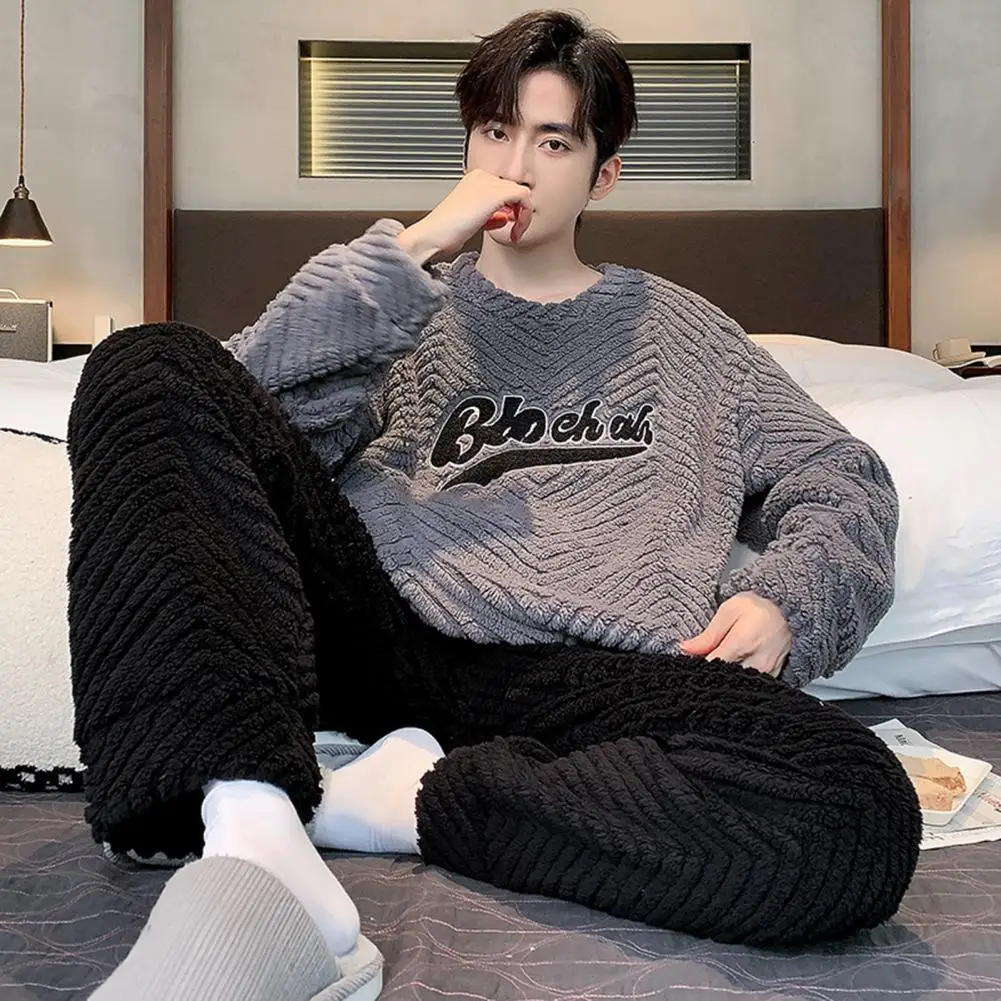 Men Top Pants Set 2 Pcs/Set Men Winter Pajamas Set Twisted Texture Round Neck Long Sleeve Sleepwear Loose Elastic Waist Color
Men Top Pants Set 2 Pcs/Set Men Winter Pajamas Set Twisted Texture Round Neck Long Sleeve Sleepwear Loose Elastic Waist Color