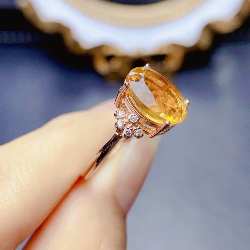 *Natural yellow crystal ring, crystal pure fire color explosion flash, S925 silver precision inlay, main stone 9 * 11m
*Natural yellow crystal ring, crystal pure fire color explosion flash, S925 silver precision inlay, main stone 9 * 11m
