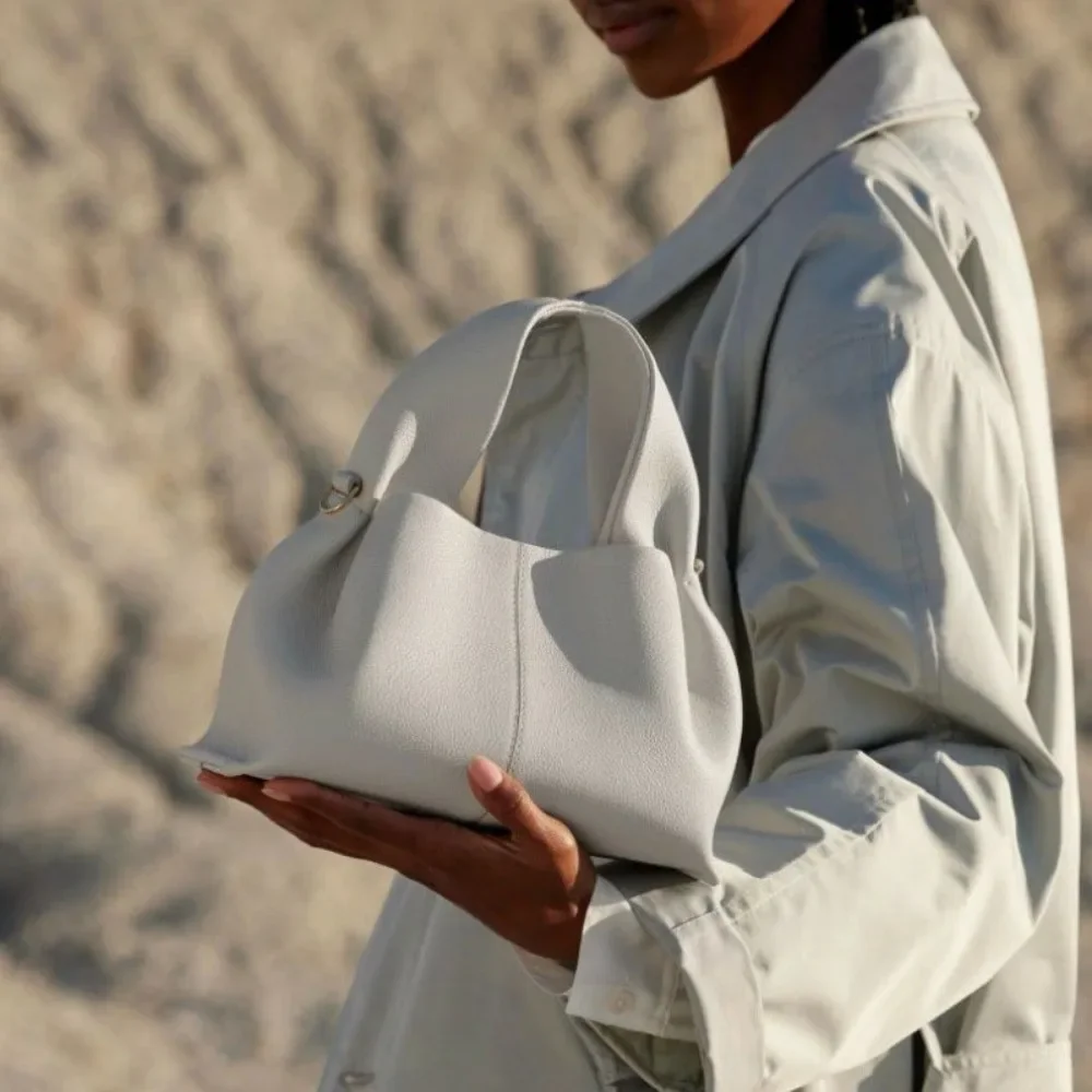 Cloud bag dumpling clutch bag wallet women's handbag one shoulder retro messenger bag, with detachable shoulder strap niche bag
Cloud bag dumpling clutch bag wallet women's handbag one shoulder retro messenger bag, with detachable shoulder strap niche bag