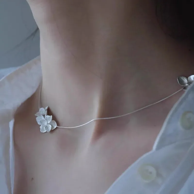 S925 Sterling Silver Chic Gardenia Petal Plant Pendant Necklaces for Women Fine Jewelry Light Luxury Minimalist Accessories
S925 Sterling Silver Chic Gardenia Petal Plant Pendant Necklaces for Women Fine Jewelry Light Luxury Minimalist Accessories