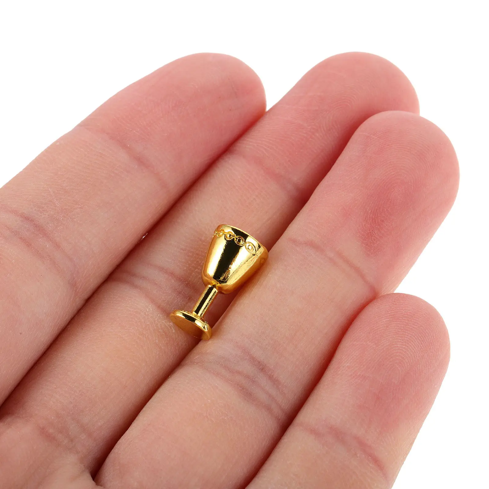 Набор из 8 миниатюрных аксессуаров для кукольного домика: металлические бокалы для вина и напитков, кухонные принадлежности
Набор из 8 миниатюрных аксессуаров для кукольного домика: металлические бокалы для вина и напитков, кухонные принадлежности