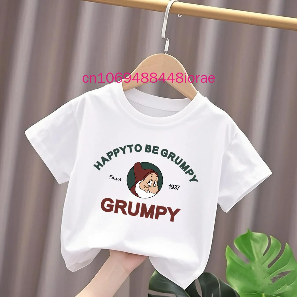 Детская хлопковая футболка Disney Grumpy, новинка 2025 года, рубашка с короткими рукавами и рисунком аниме для мальчиков и девочек, летняя модная одежда
Детская хлопковая футболка Disney Grumpy, новинка 2025 года, рубашка с короткими рукавами и рисунком аниме для мальчиков и девочек, летняя модная одежда