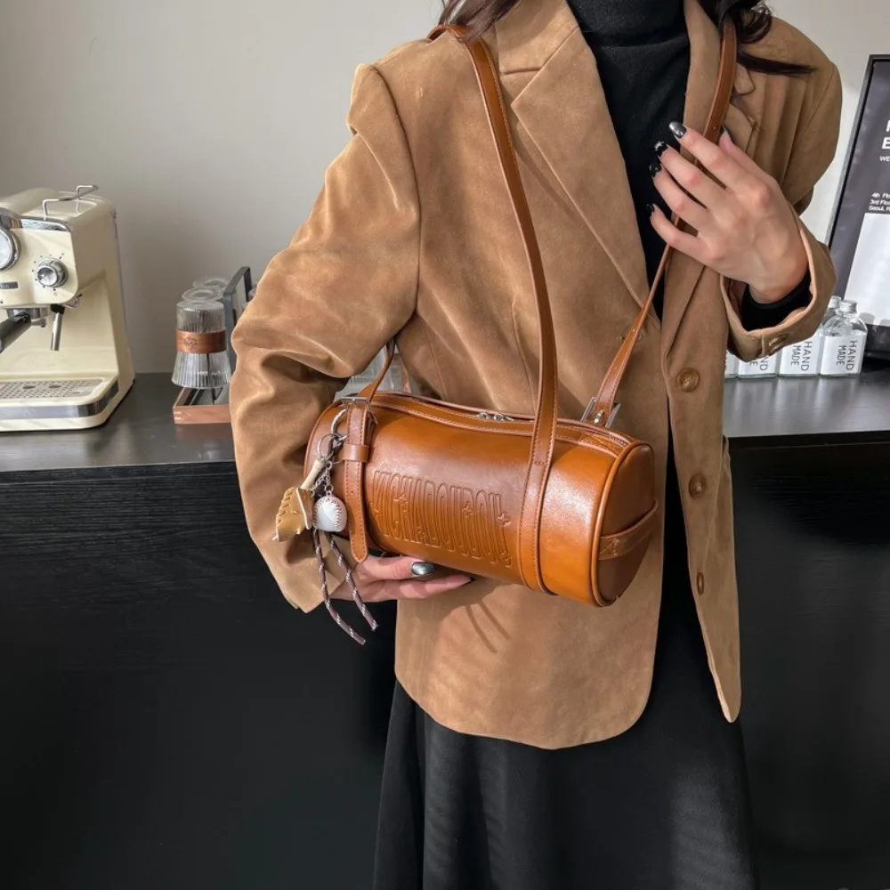Luxury Cylinder Shaped Shoulder Bag With Pendant Solid Color Underarm Handbag Multifunctional Women Backpack
Luxury Cylinder Shaped Shoulder Bag With Pendant Solid Color Underarm Handbag Multifunctional Women Backpack