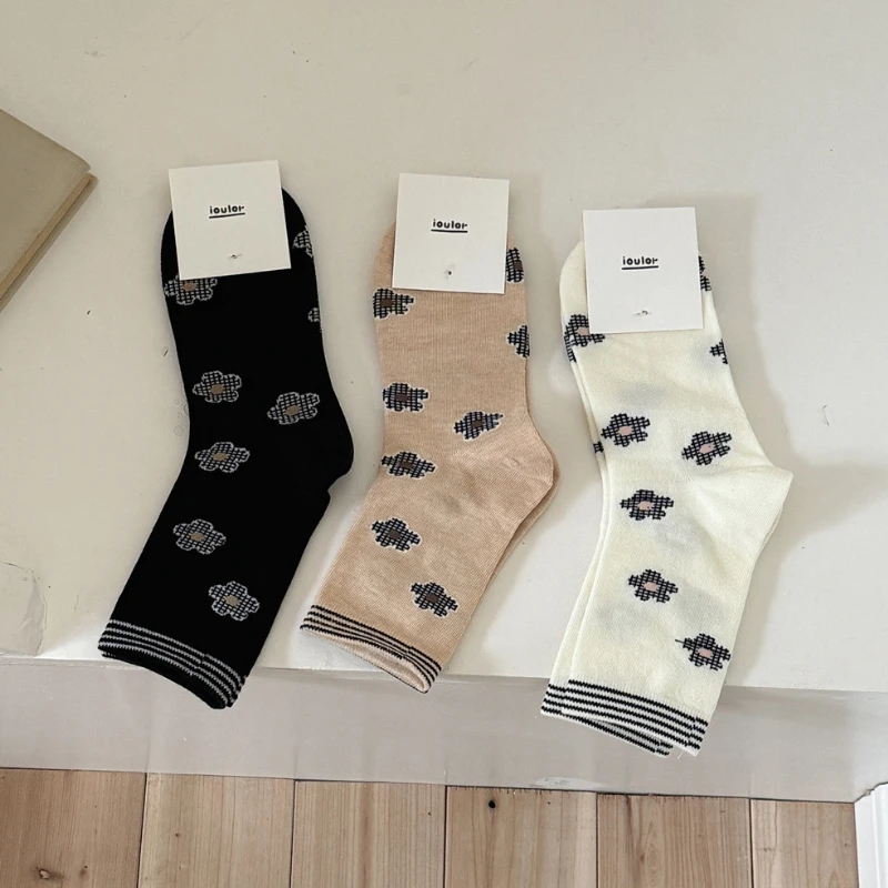 Floral Printed Socks Women Japanese Kawaii Cute Socks Casual Fashion Striped Harajuku Retro Vintage Streetwear Middle Tube Socks
Floral Printed Socks Women Japanese Kawaii Cute Socks Casual Fashion Striped Harajuku Retro Vintage Streetwear Middle Tube Socks
