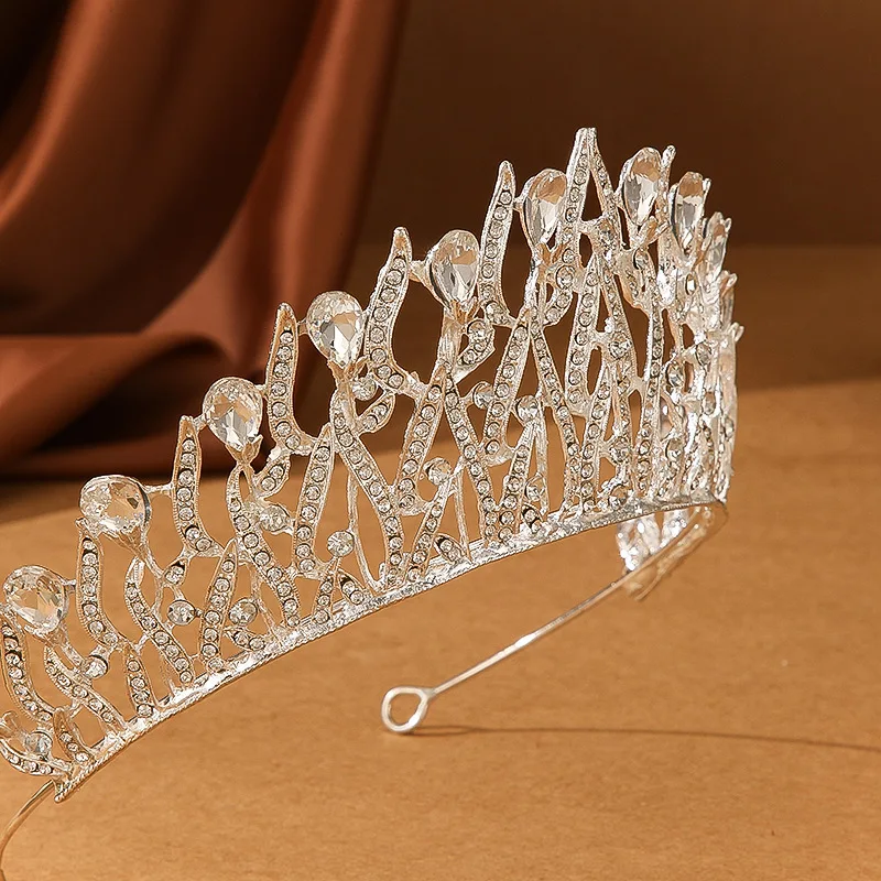 European and American cross-border crown high-end crystal crown hair accessories princess bride crown
European and American cross-border crown high-end crystal crown hair accessories princess bride crown