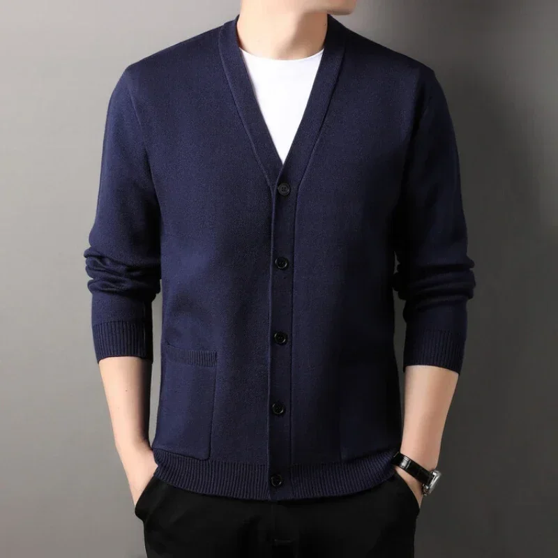 New Men's Autumn and Winter Casual Design Cardigan Thick Long Sleeved Button Up Jacket Cardigan Sweater
New Men's Autumn and Winter Casual Design Cardigan Thick Long Sleeved Button Up Jacket Cardigan Sweater