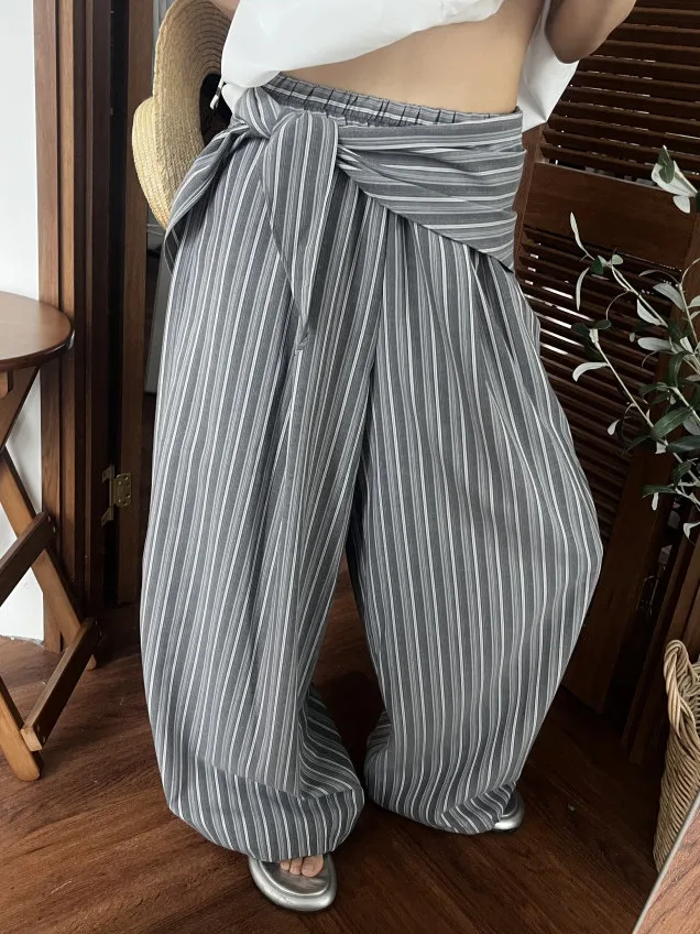 Chic Striped Wide Leg Pants Women's Fashion Design Sensation Versatile Ageless Casual Tied Scarf Bottoms
Chic Striped Wide Leg Pants Women's Fashion Design Sensation Versatile Ageless Casual Tied Scarf Bottoms