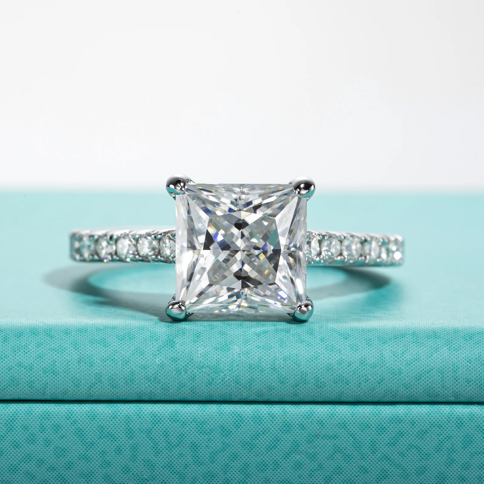 Кольца из стерлингового серебра 925 пробы для женщин, простое кольцо с кубическим цирконием, свадебное предложение, изысканные свадебные украшения, Bague Femme, Прямая доставка
Кольца из стерлингового серебра 925 пробы для женщин, простое кольцо с кубическим цирконием, свадебное предложение, изысканные свадебные украшения, Bague Femme, Прямая доставка