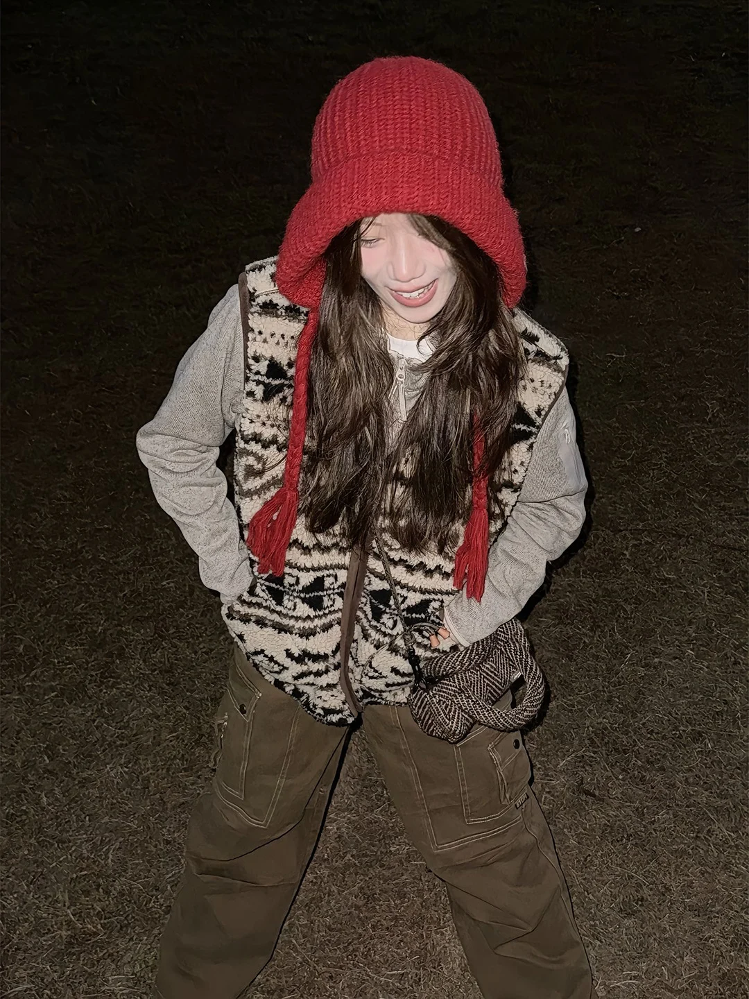 Двусторонний жилет из овечьей шерсти для зимы: теплый, для многослойной носки, с V-образным вырезом, на молнии, геометрический дизайн
Двусторонний жилет из овечьей шерсти для зимы: теплый, для многослойной носки, с V-образным вырезом, на молнии, геометрический дизайн