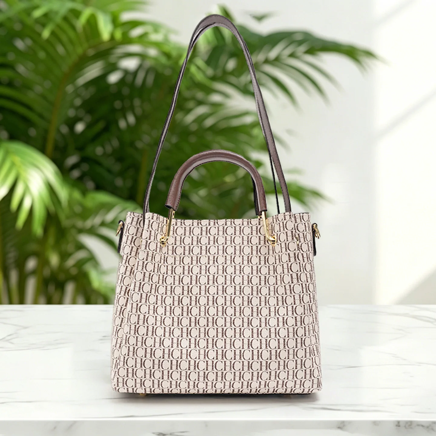 CH Brand Classic Letter Printed Handbag with Large Capacity and Multiple Back Design 2026 New Light Luxury Women's Shoulder Bag
CH Brand Classic Letter Printed Handbag with Large Capacity and Multiple Back Design 2026 New Light Luxury Women's Shoulder Bag